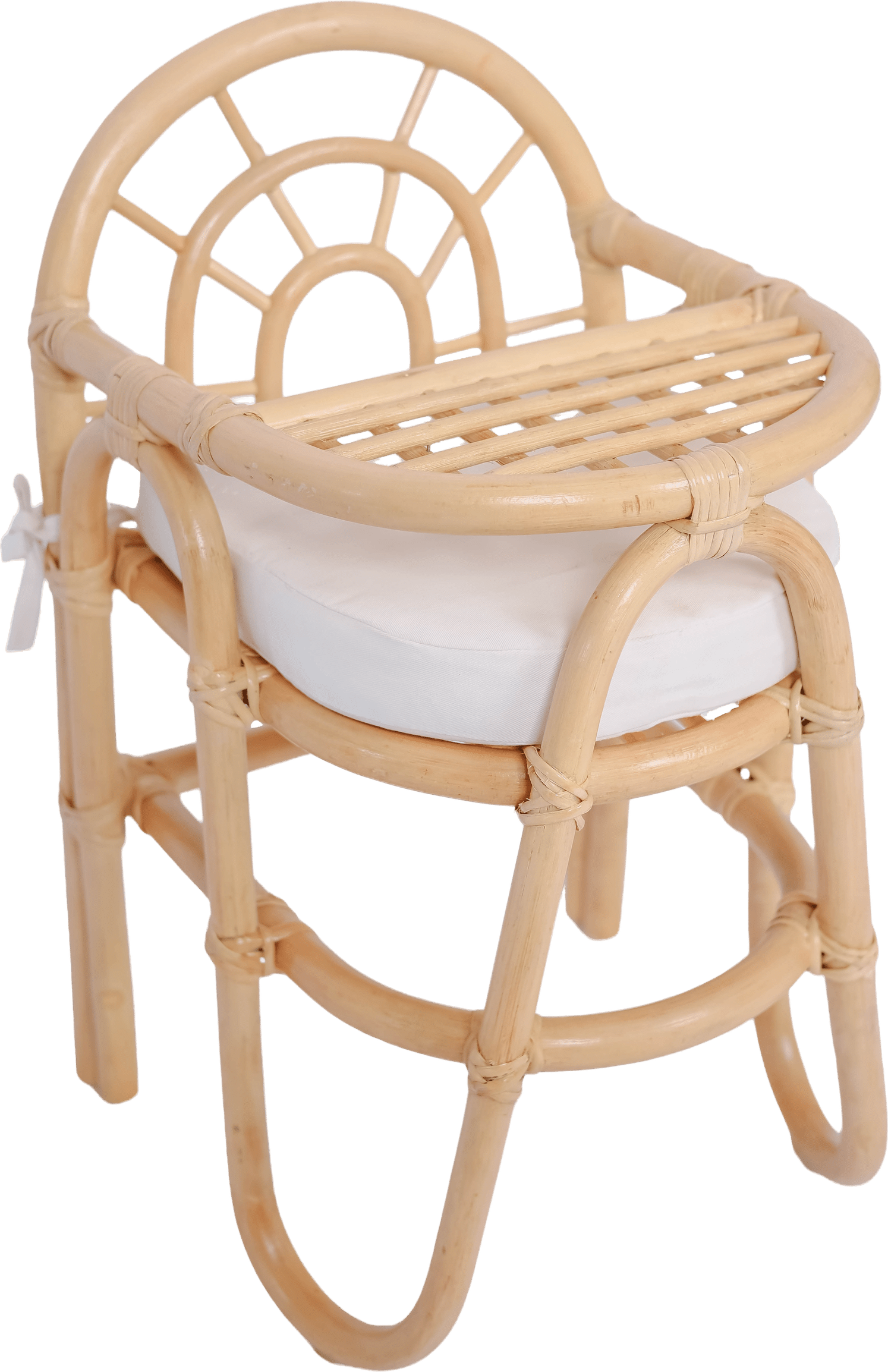 Børnestol Nordlys Furniture Tanjung i håndflettet naturbrun rattan letvægts H53xB31xD33 cm med aftagelig hynde skandinavisk design til børneværelset