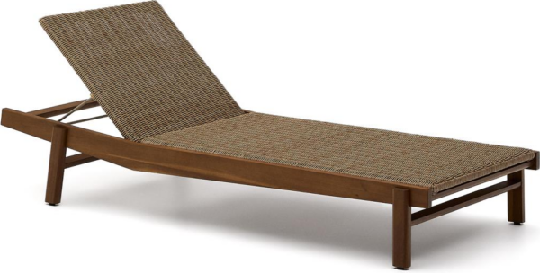 Udendørs strandstol/solseng Kave Home Itani i FSC akacietræ og syntetisk rattan, brun
